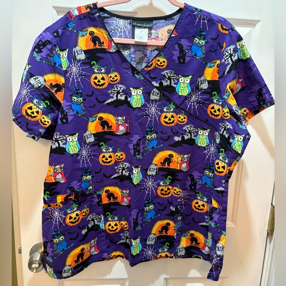 Plus women’s 2X Cherokee Halloween Themed Scrub Top